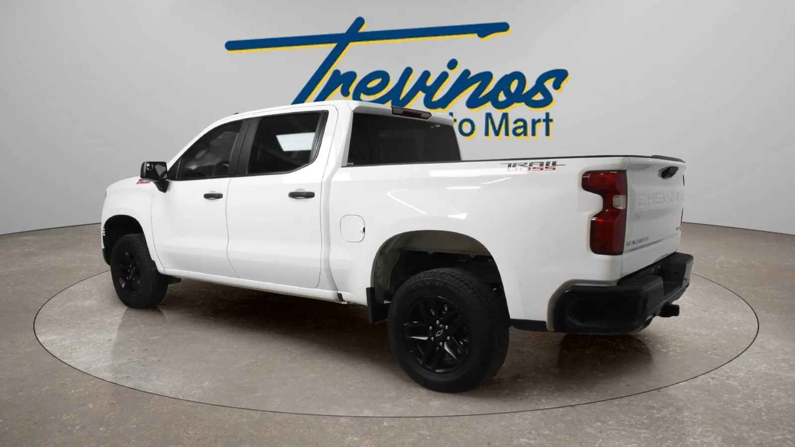 Chevrolet Silverado photo 9