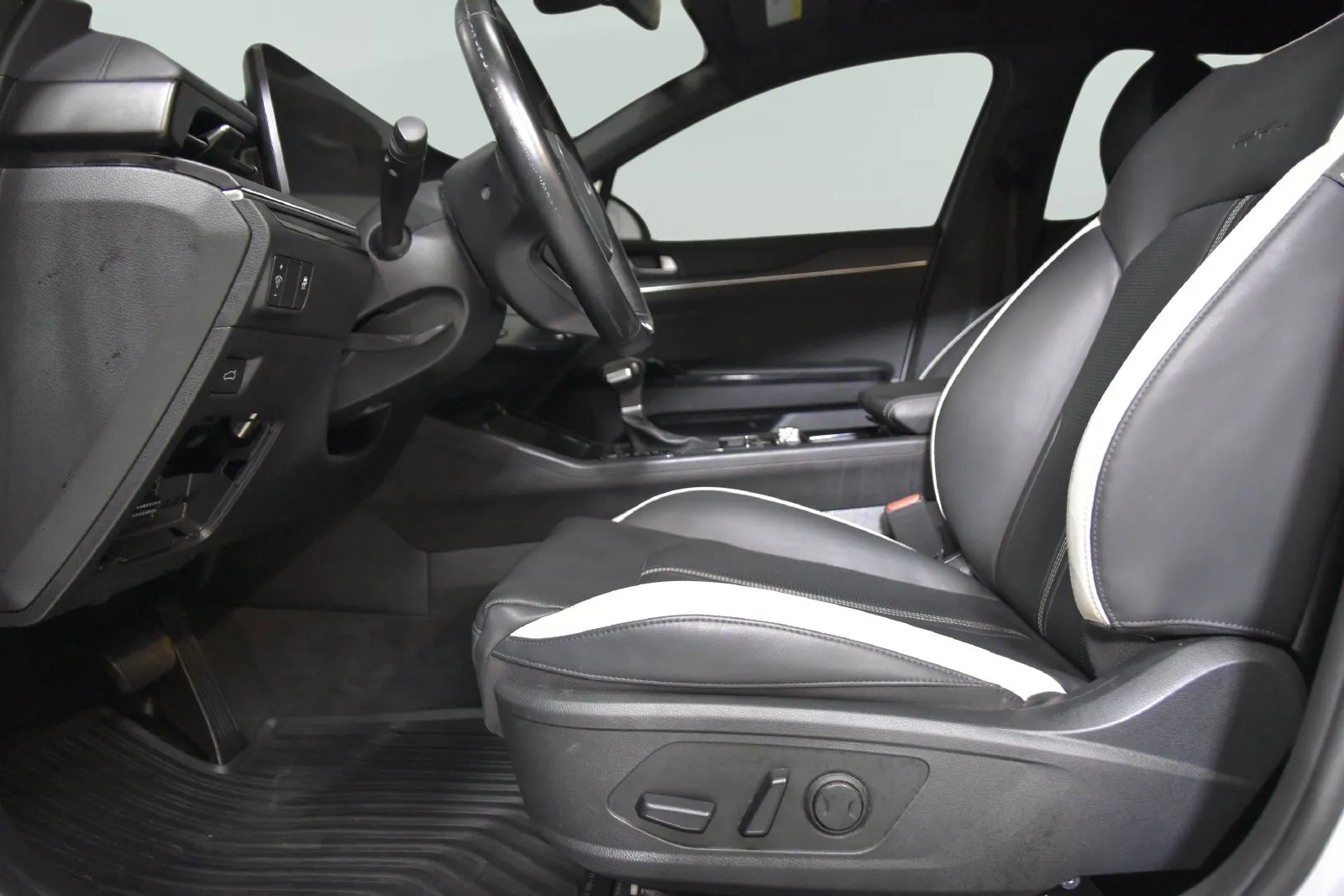Kia K5 photo 12
