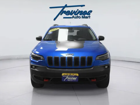 More photos of 2019 Jeep Cherokee Trailhawk at Trevinos Auto Mart, TX
