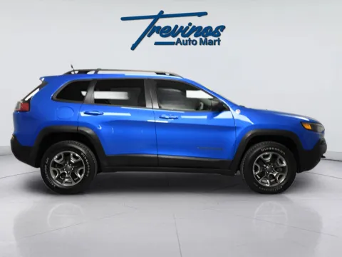 More photos of 2019 Jeep Cherokee Trailhawk at Trevinos Auto Mart, TX