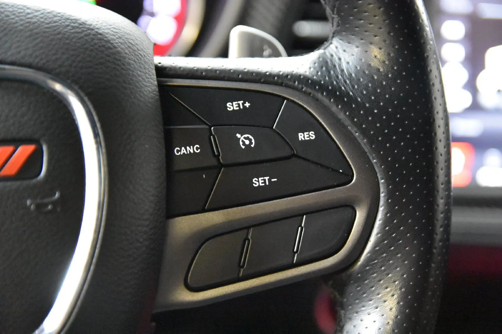 Dodge Challenger photo 17