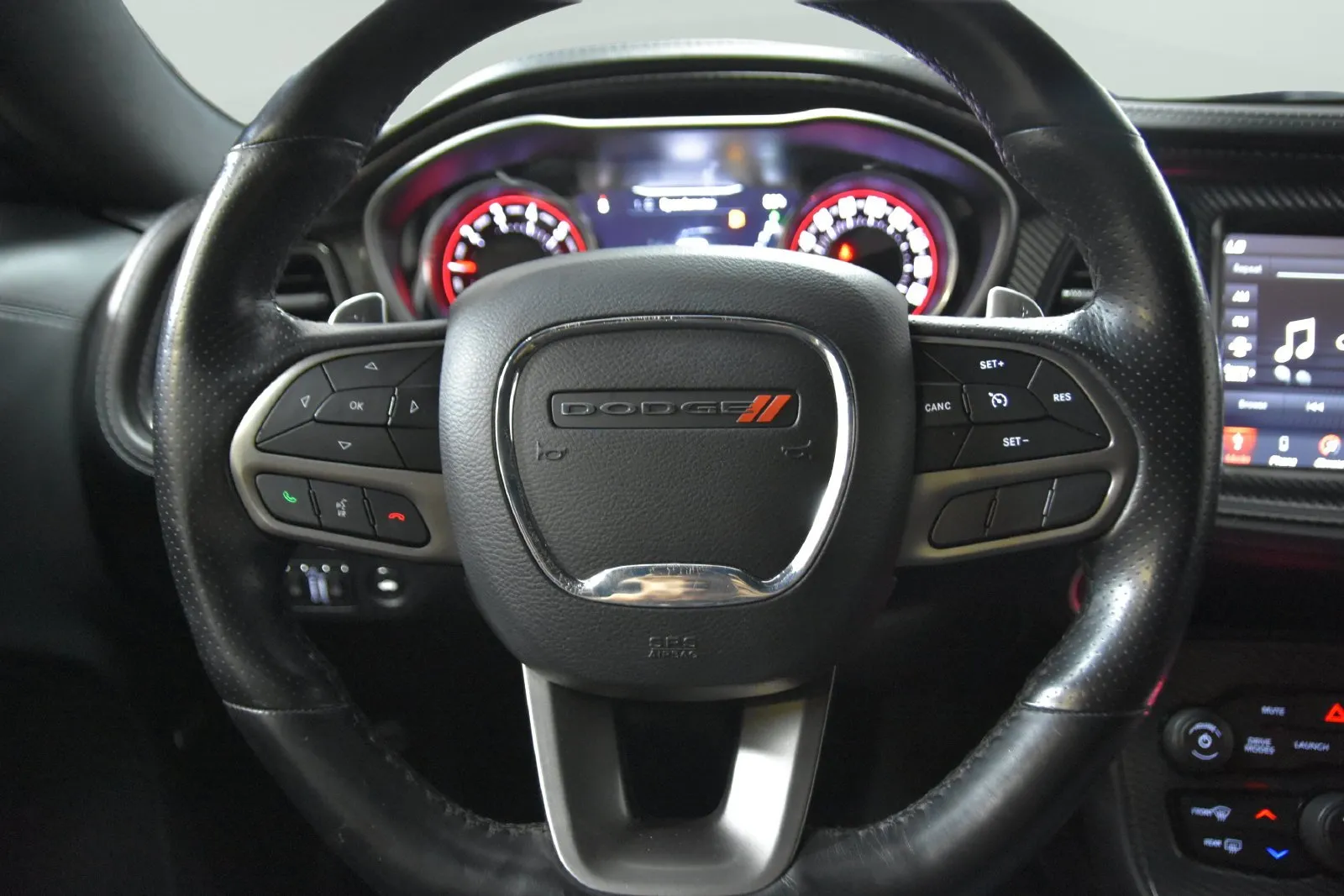Dodge Challenger photo 15