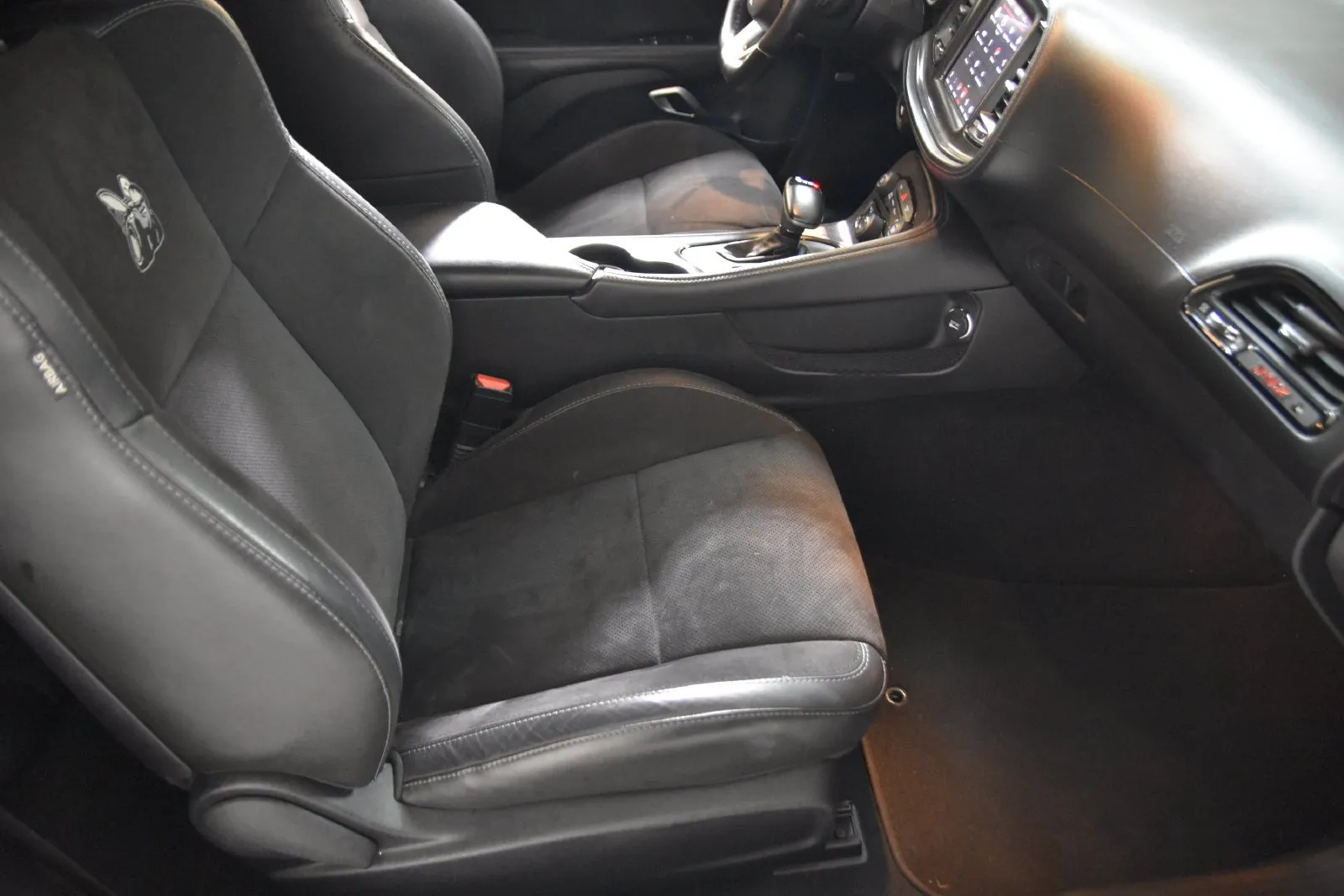 Dodge Challenger photo 29