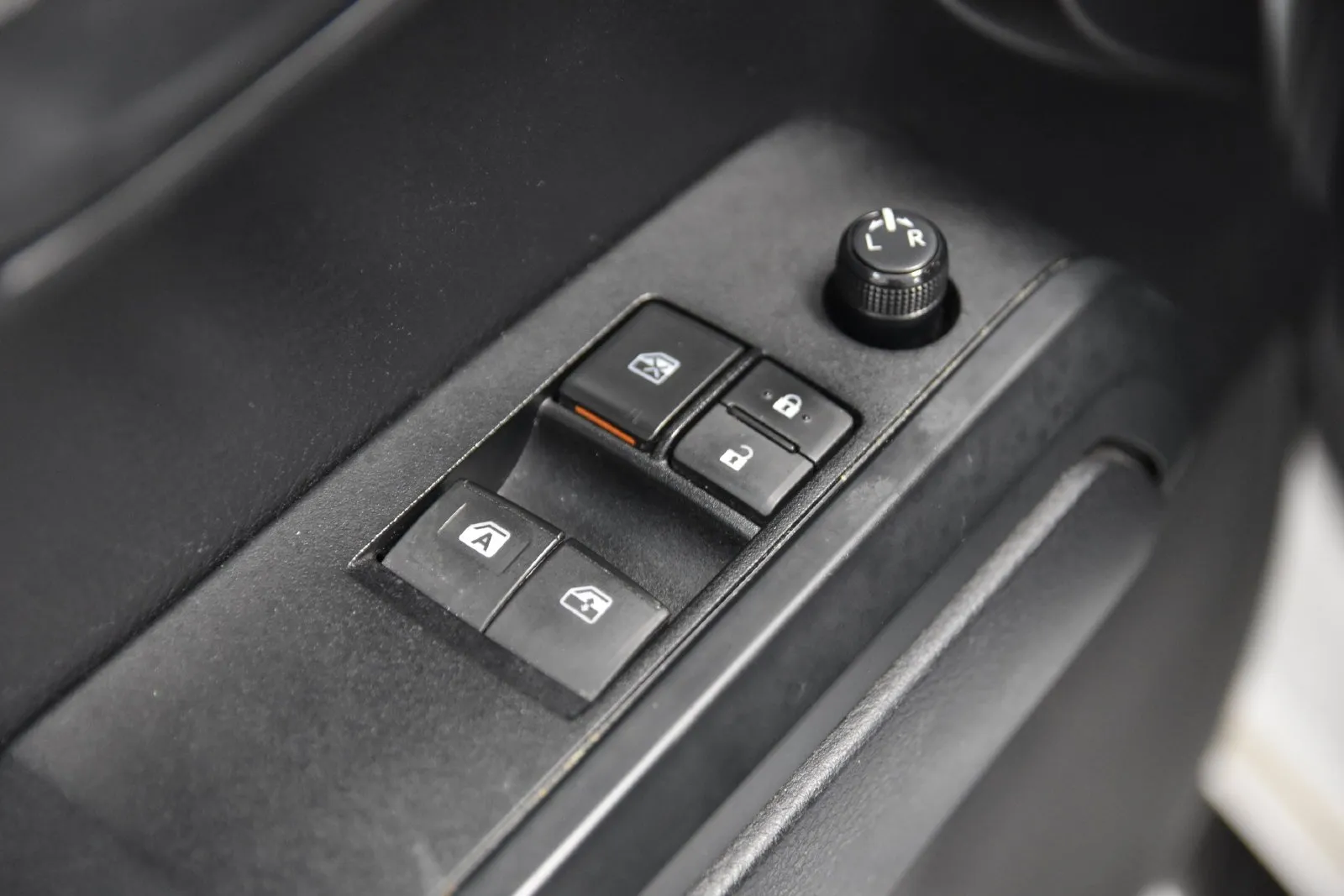 Toyota Tacoma photo 14