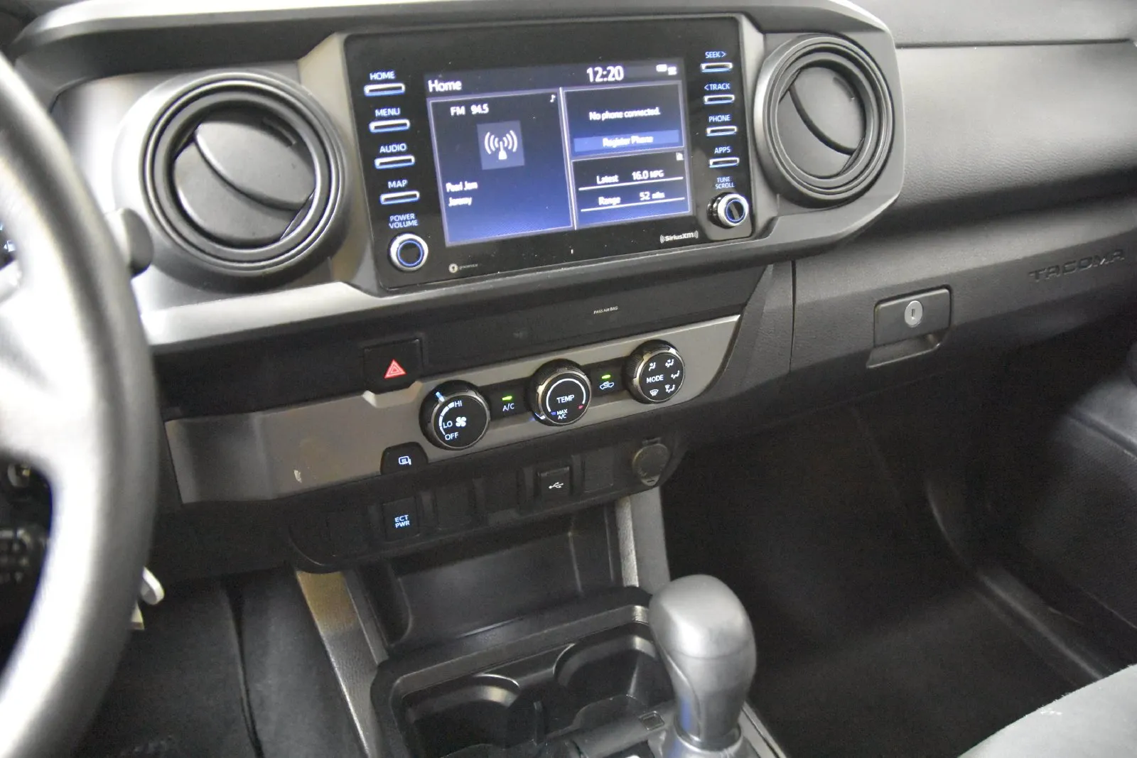 Toyota Tacoma photo 19