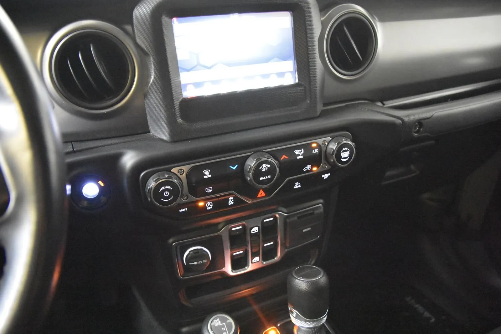 Jeep Gladiator photo 18