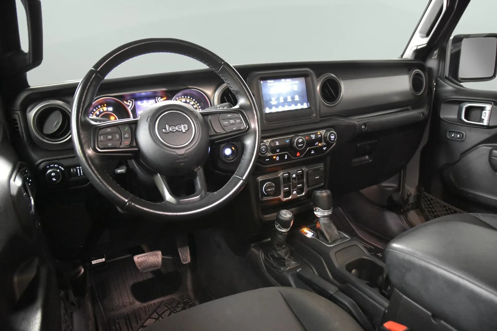 Jeep Gladiator photo 28