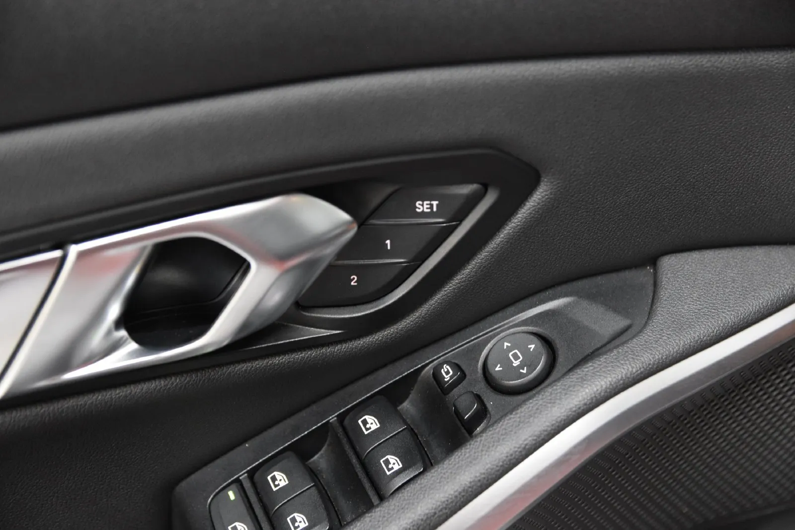 BMW 3 Series photo 14
