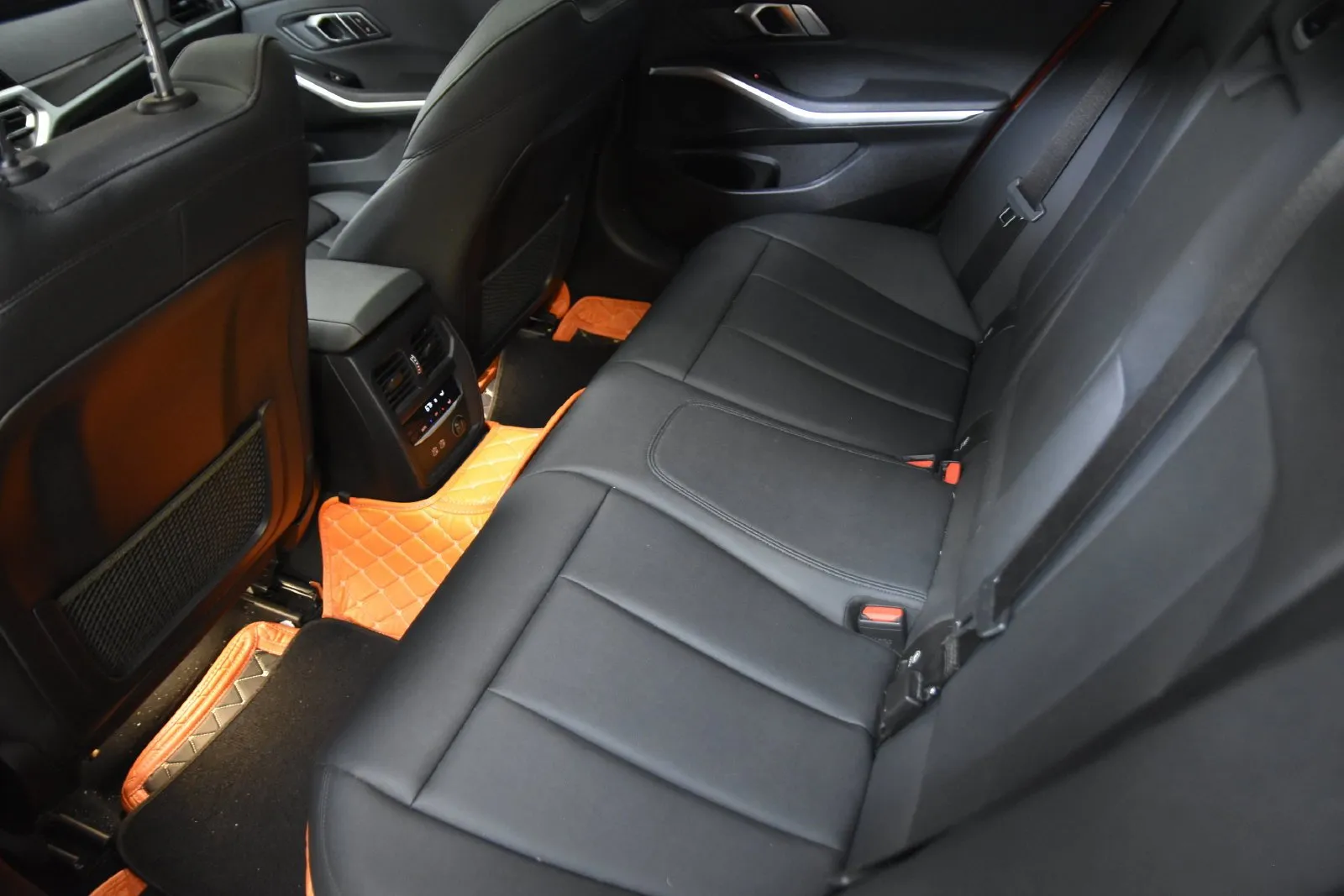 BMW 3 Series photo 32