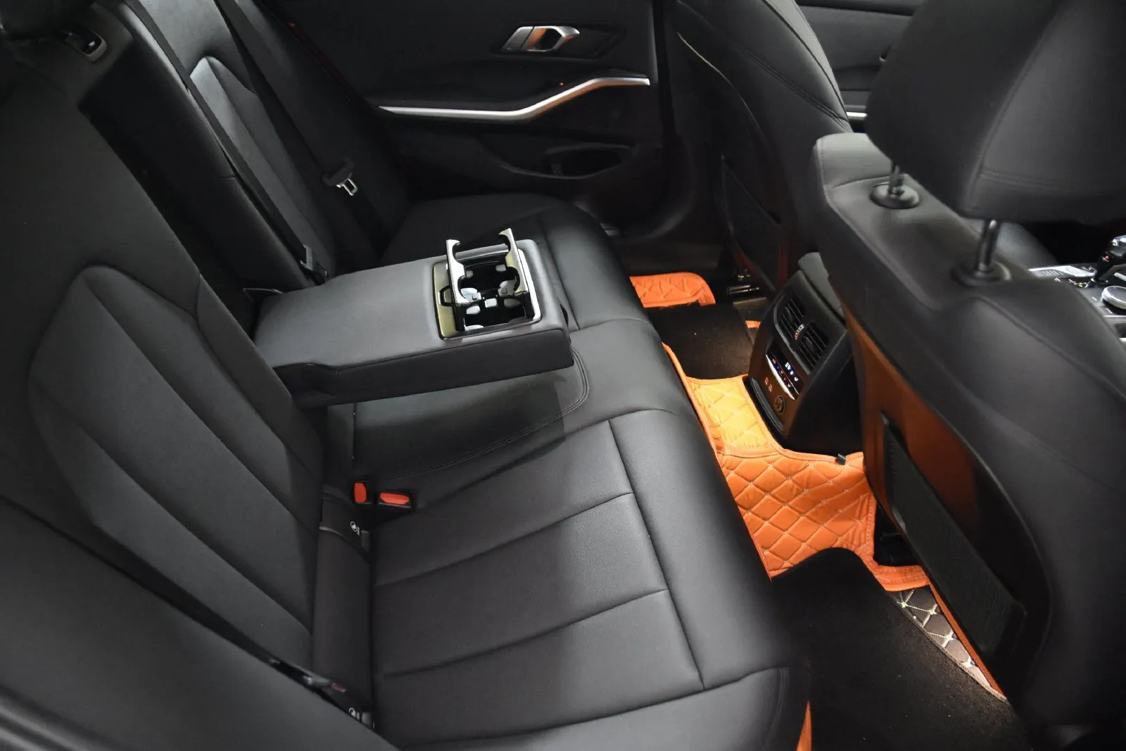 BMW 3 Series photo 36