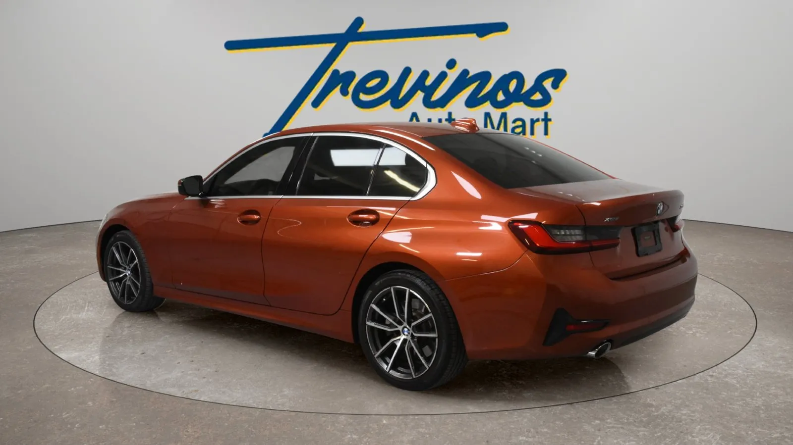 BMW 3 Series photo 9