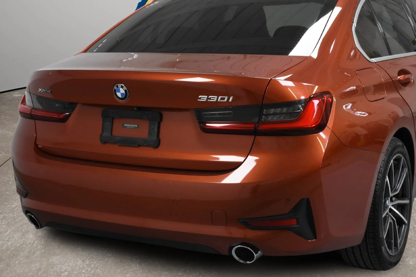 BMW 3 Series photo 3