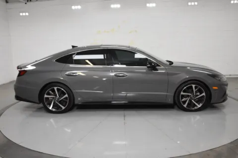 More photos of 2023 Hyundai Sonata SEL Plus at Trevinos Auto Mart, TX