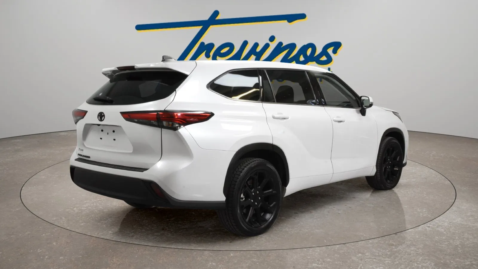 Toyota Highlander photo 2