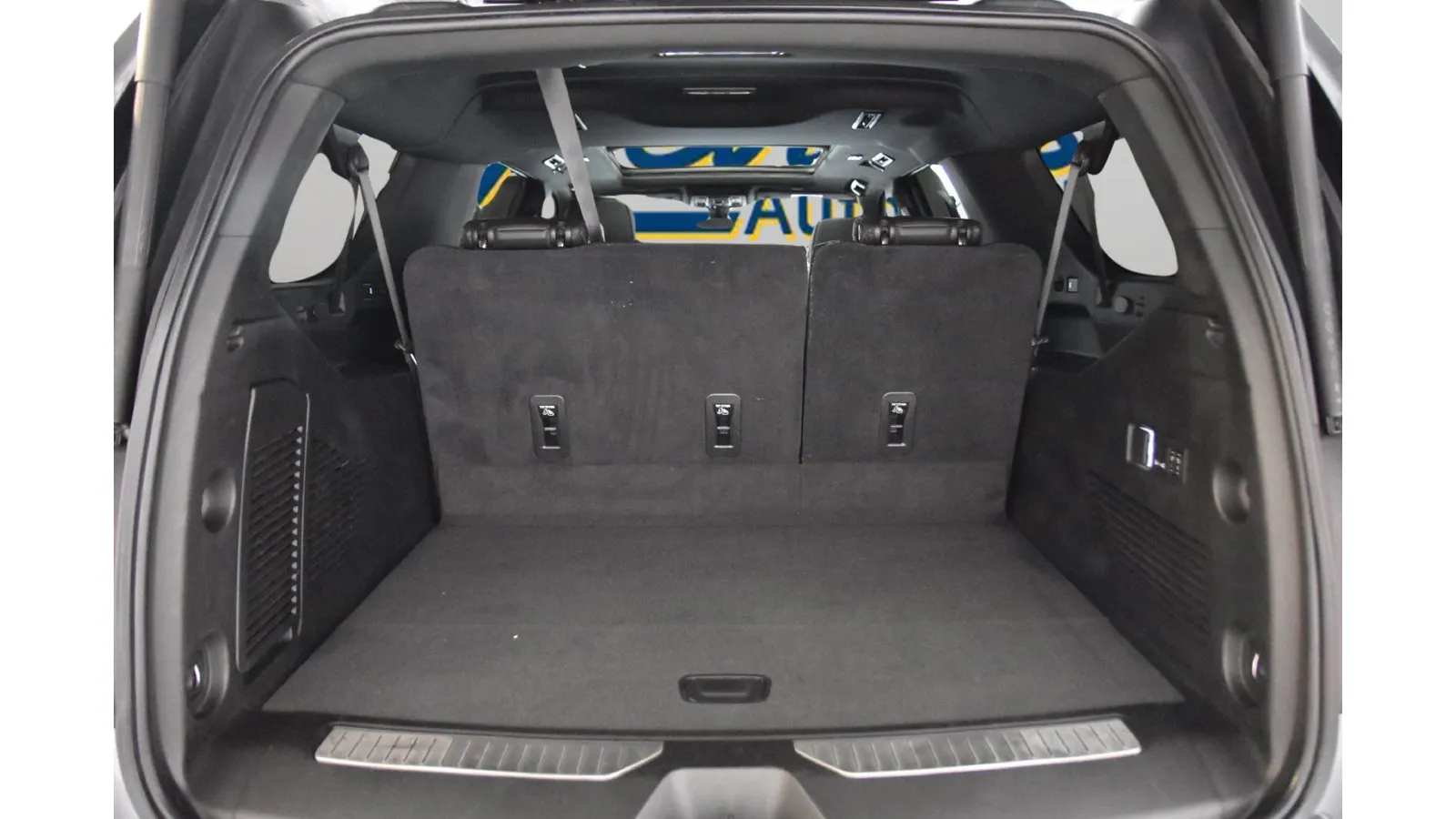 Chevrolet Suburban photo 38