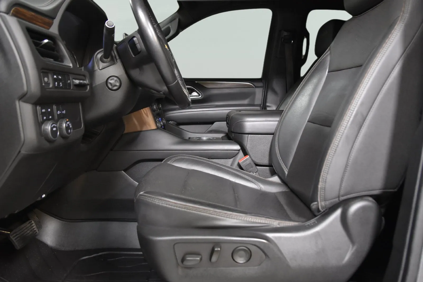Chevrolet Suburban photo 10