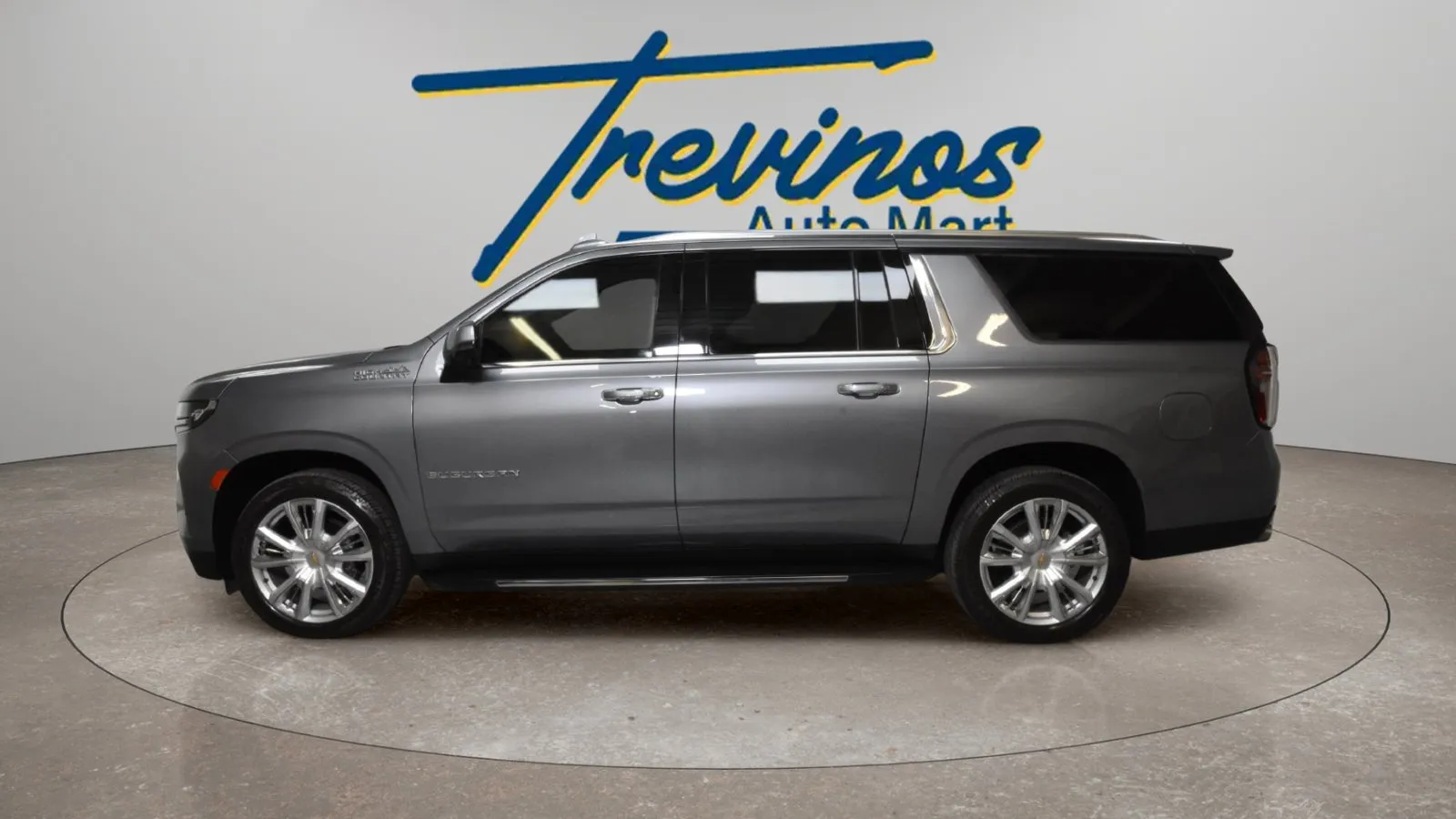 Chevrolet Suburban photo 9