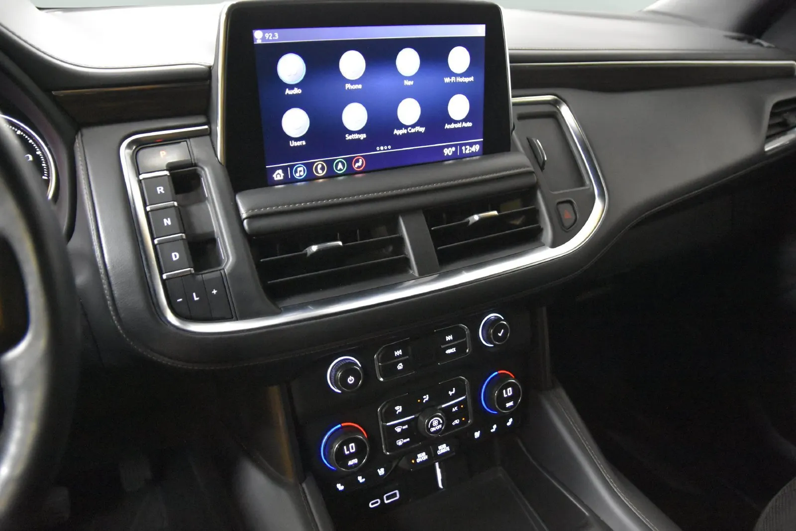 Chevrolet Suburban photo 20