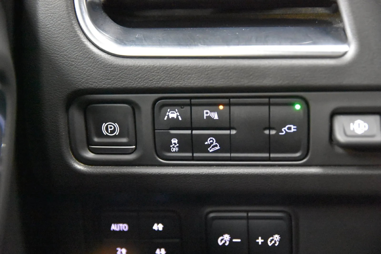 Chevrolet Suburban photo 19