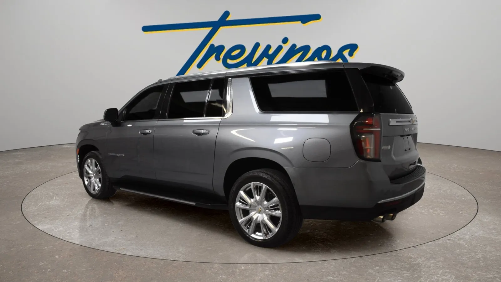Chevrolet Suburban photo 7