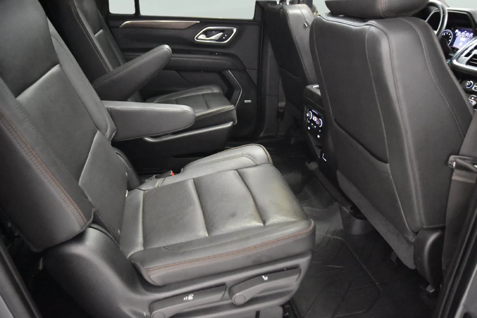 Chevrolet Suburban photo 36