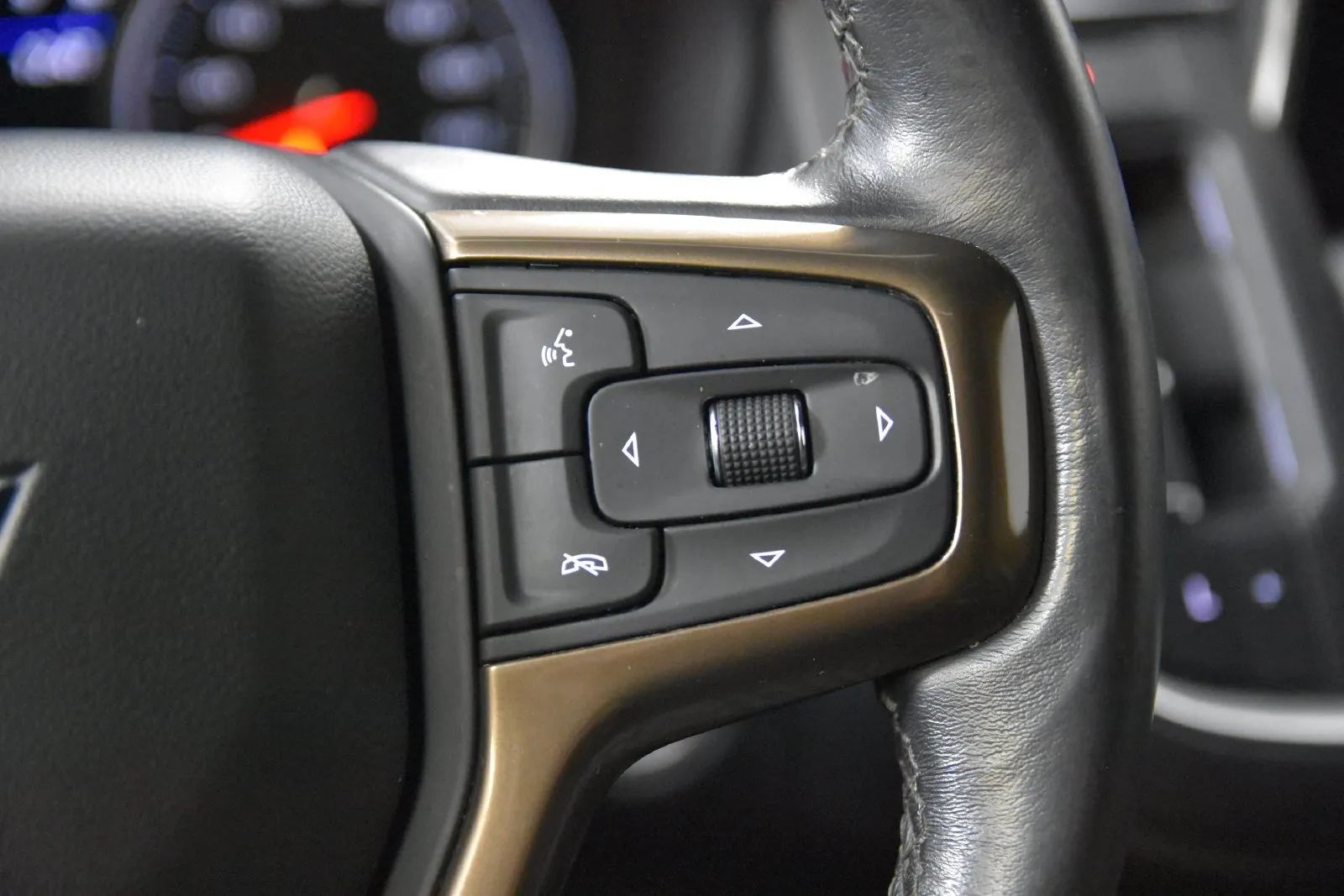 Chevrolet Suburban photo 15