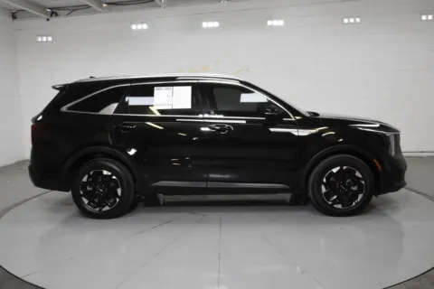 More photos of 2025 Kia Sorento S at Trevinos Auto Mart, TX