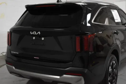 Another view of 2025 Kia Sorento S for sale in McAllen, TX at Trevinos Auto Mart