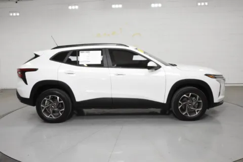 More photos of 2024 Chevrolet Trax LT at Trevinos Auto Mart, TX
