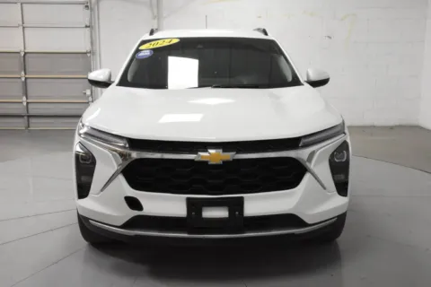More photos of 2024 Chevrolet Trax LT at Trevinos Auto Mart, TX