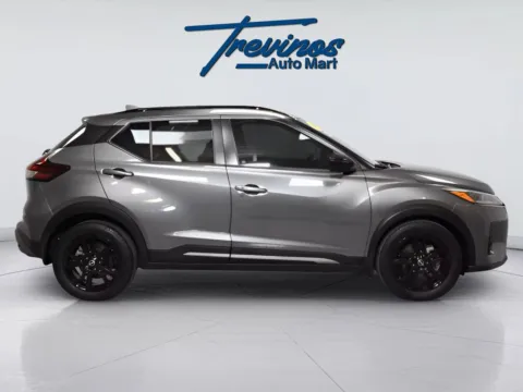 More photos of 2023 Nissan Kicks SR at Trevinos Auto Mart, TX