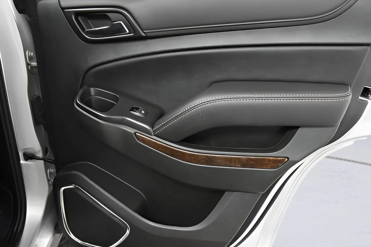 2019 Chevrolet Tahoe LT photo 14