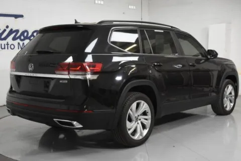 Photos of 2021 Volkswagen Atlas 3.6L V6 SE w/Technology for sale in McAllen, TX at Trevinos Auto Mart