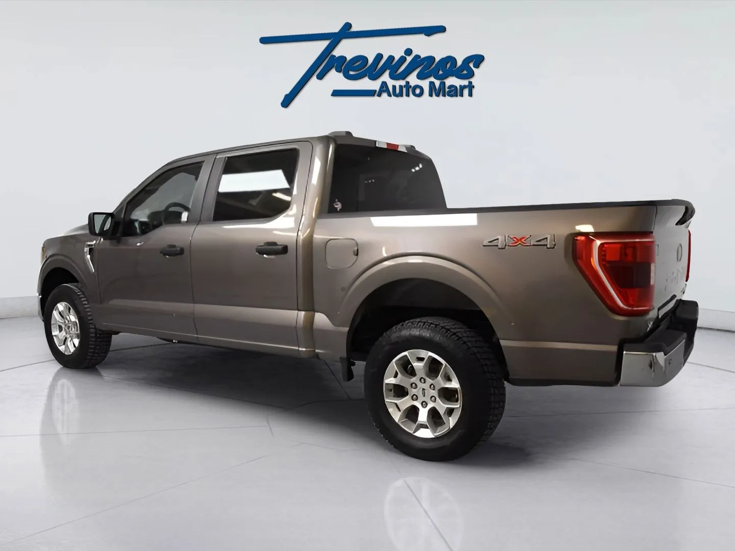 2023 Ford F-150 XLT photo 4