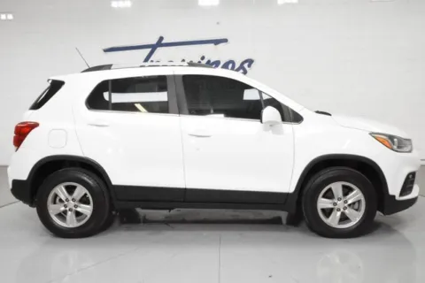 More photos of 2019 Chevrolet Trax LT at Trevinos Auto Mart, TX