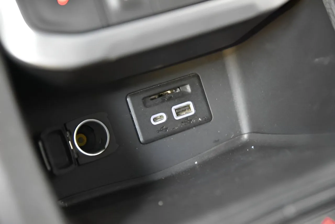 2023 Gmc Acadia SLT photo 40