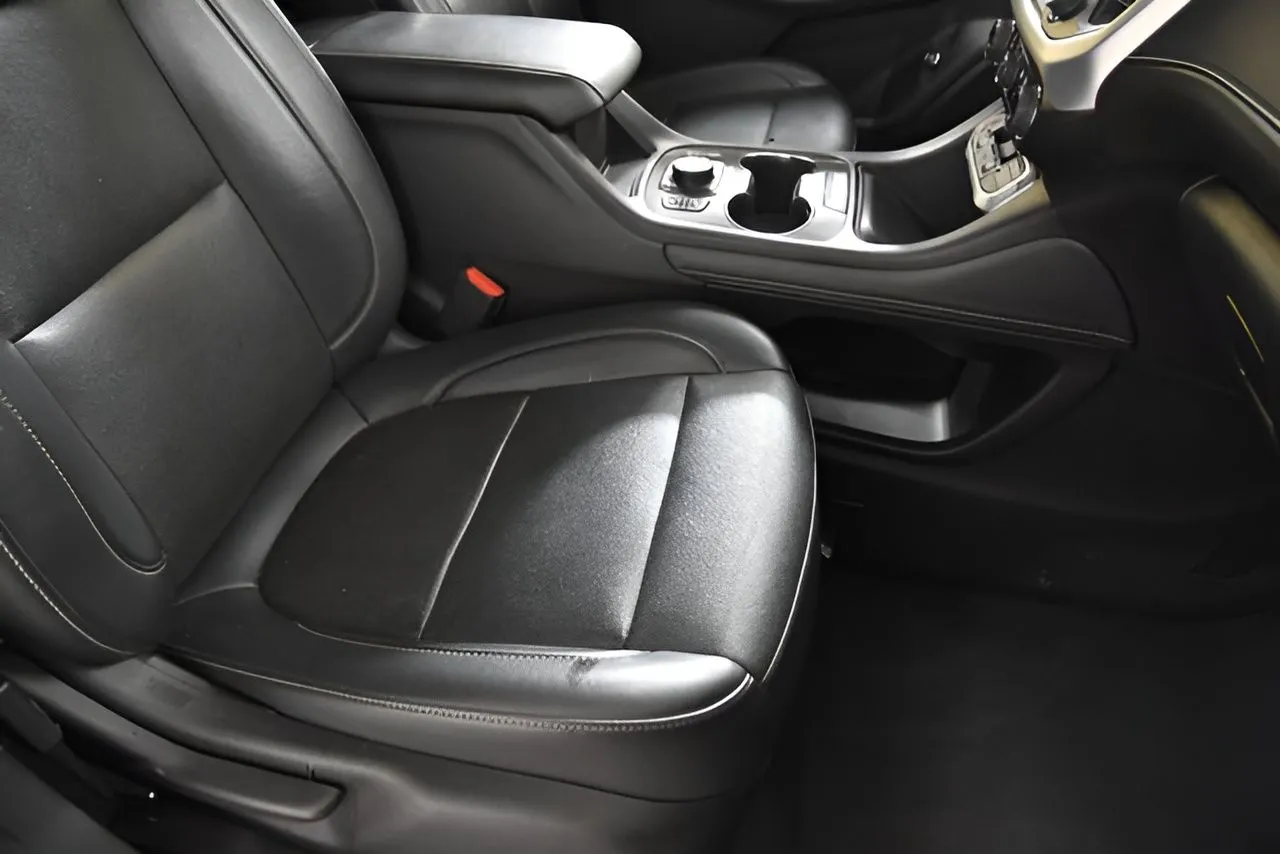 2023 Gmc Acadia SLT photo 27