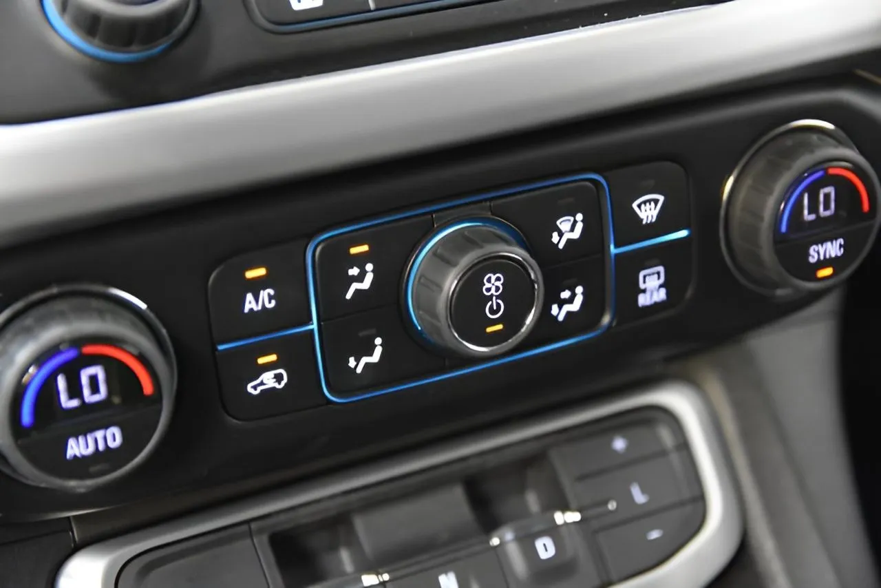 2023 Gmc Acadia SLT photo 24
