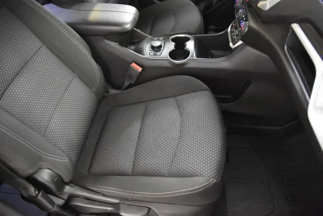 2023 Gmc Terrain SLE photo 23