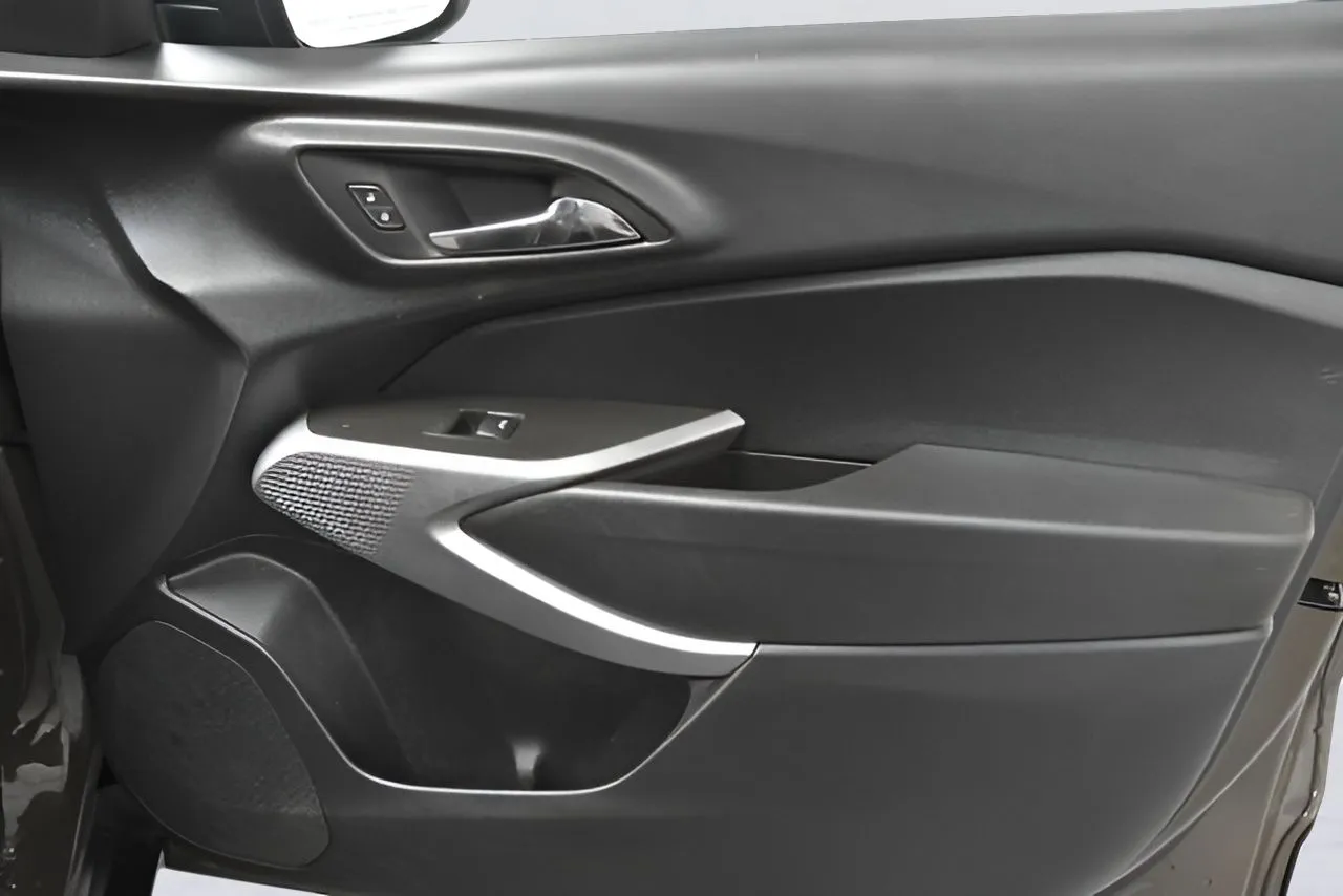 2024 Chevrolet Trax LS photo 15