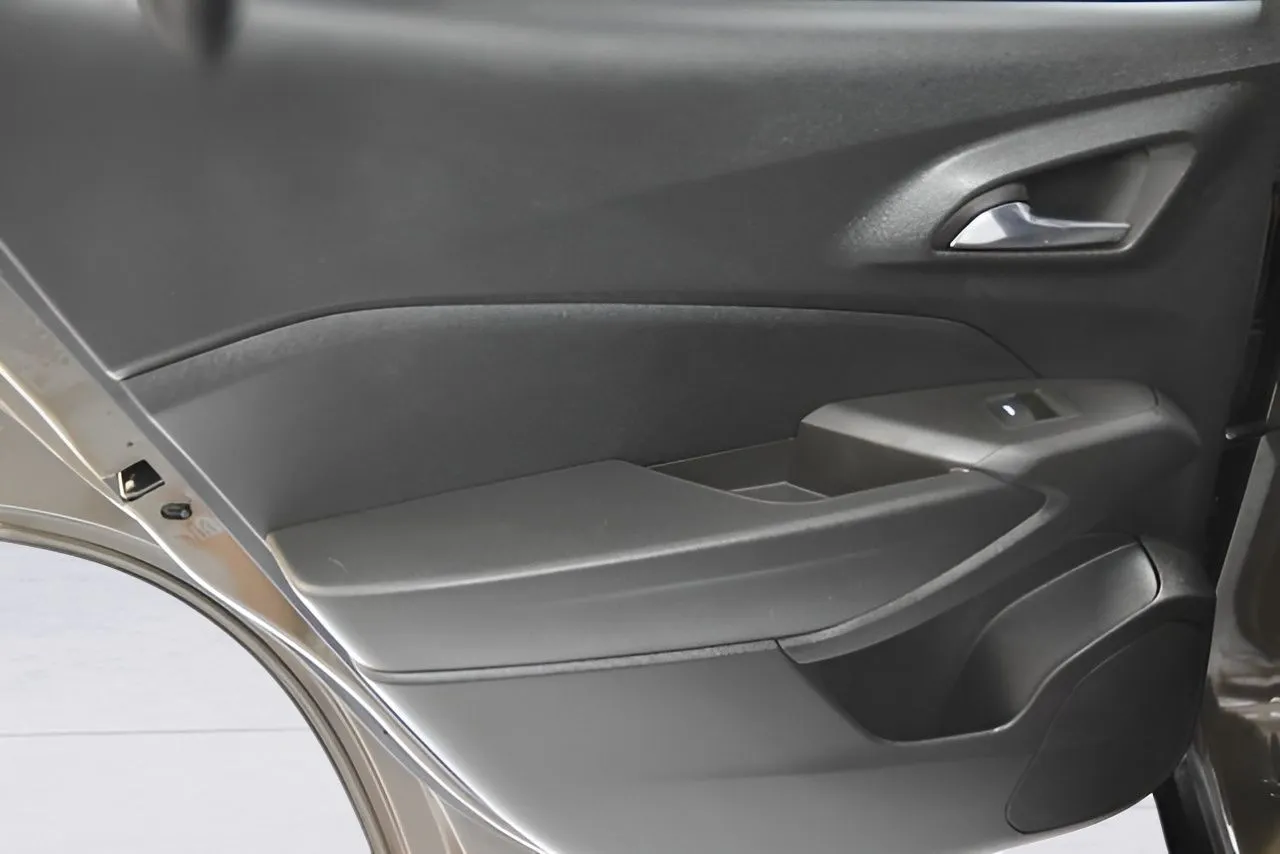 2024 Chevrolet Trax LS photo 5