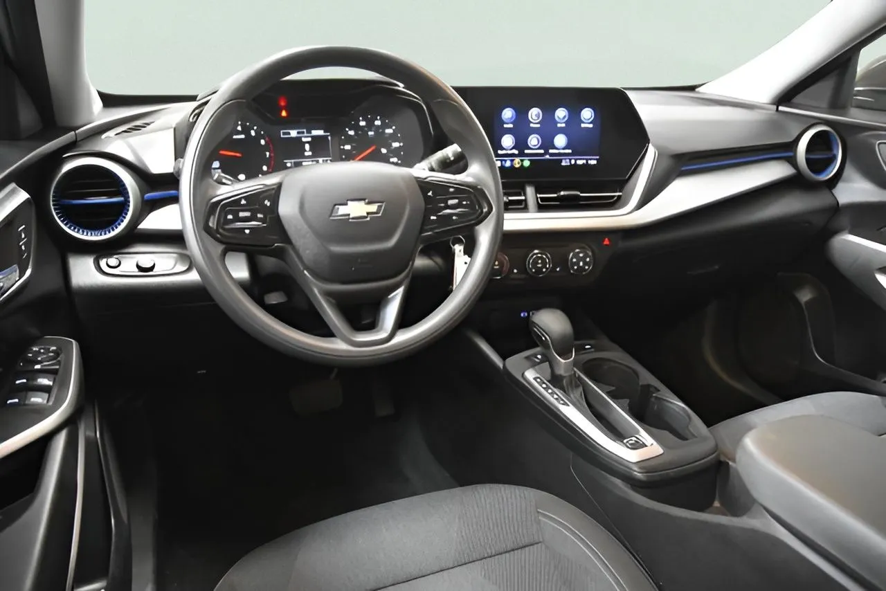 2024 Chevrolet Trax LS photo 30