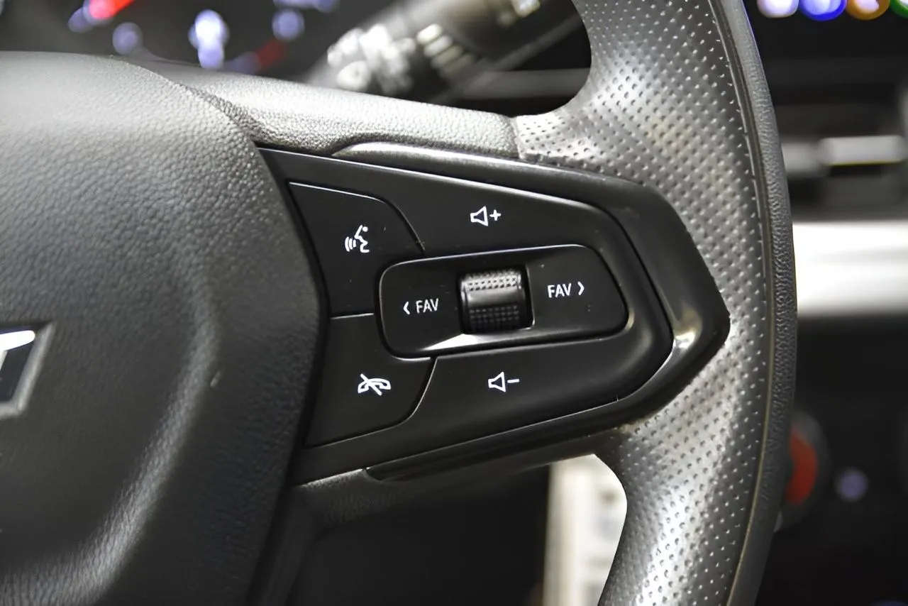 2024 Chevrolet Trax LS photo 17