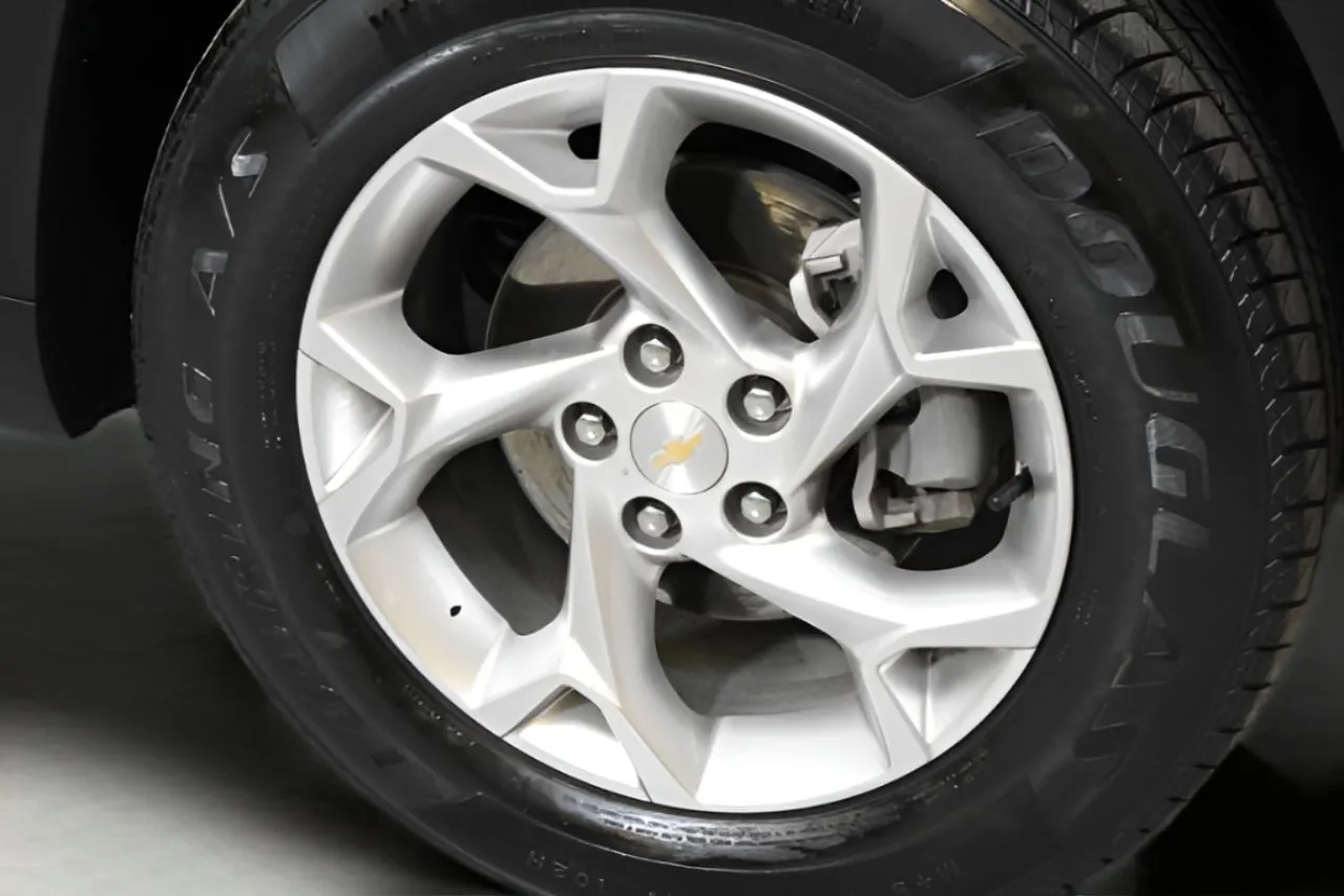 2024 Chevrolet Trax LS photo 23