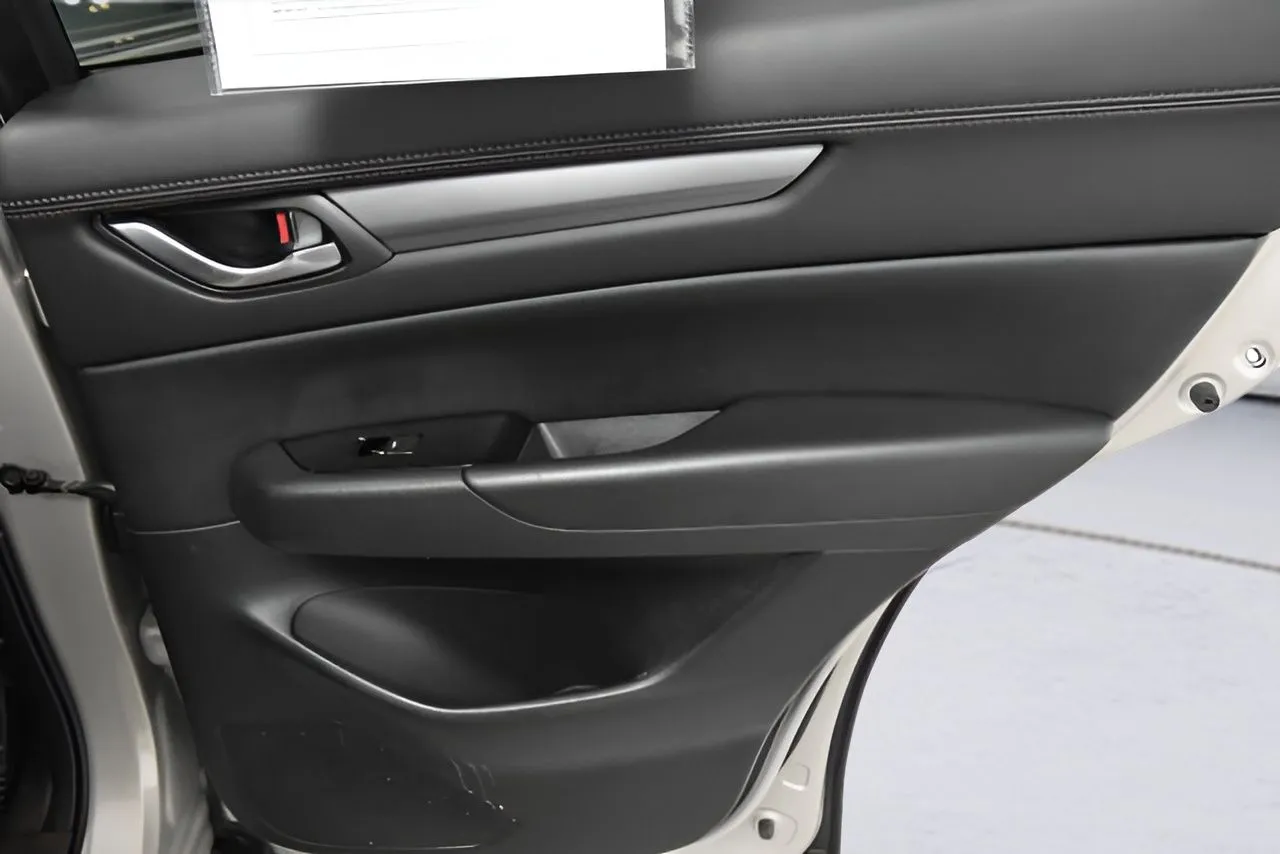 2024 Mazda CX-5 2.5 Select photo 31