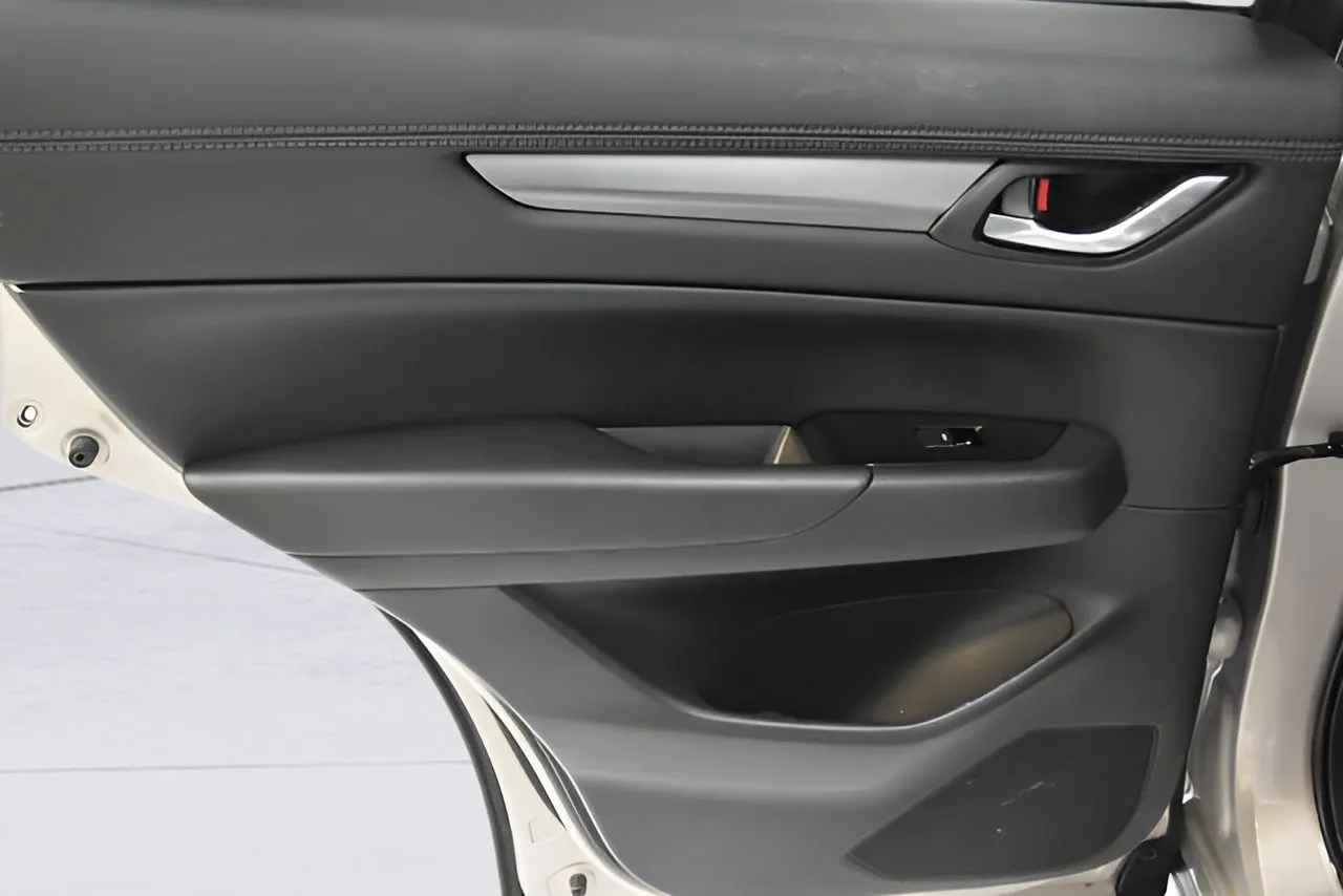 2024 Mazda CX-5 2.5 Select photo 4