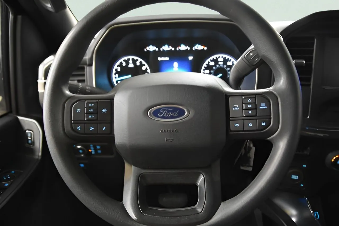 2022 Ford F-150 XL photo 6