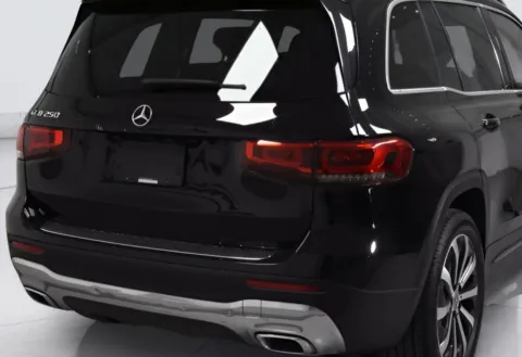 Another view of 2021 Mercedes-Benz GLB 250 for sale in McAllen, TX at Trevinos Auto Mart
