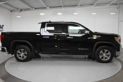 More photos of 2020 GMC Sierra 1500 SLT at Trevinos Auto Mart, TX