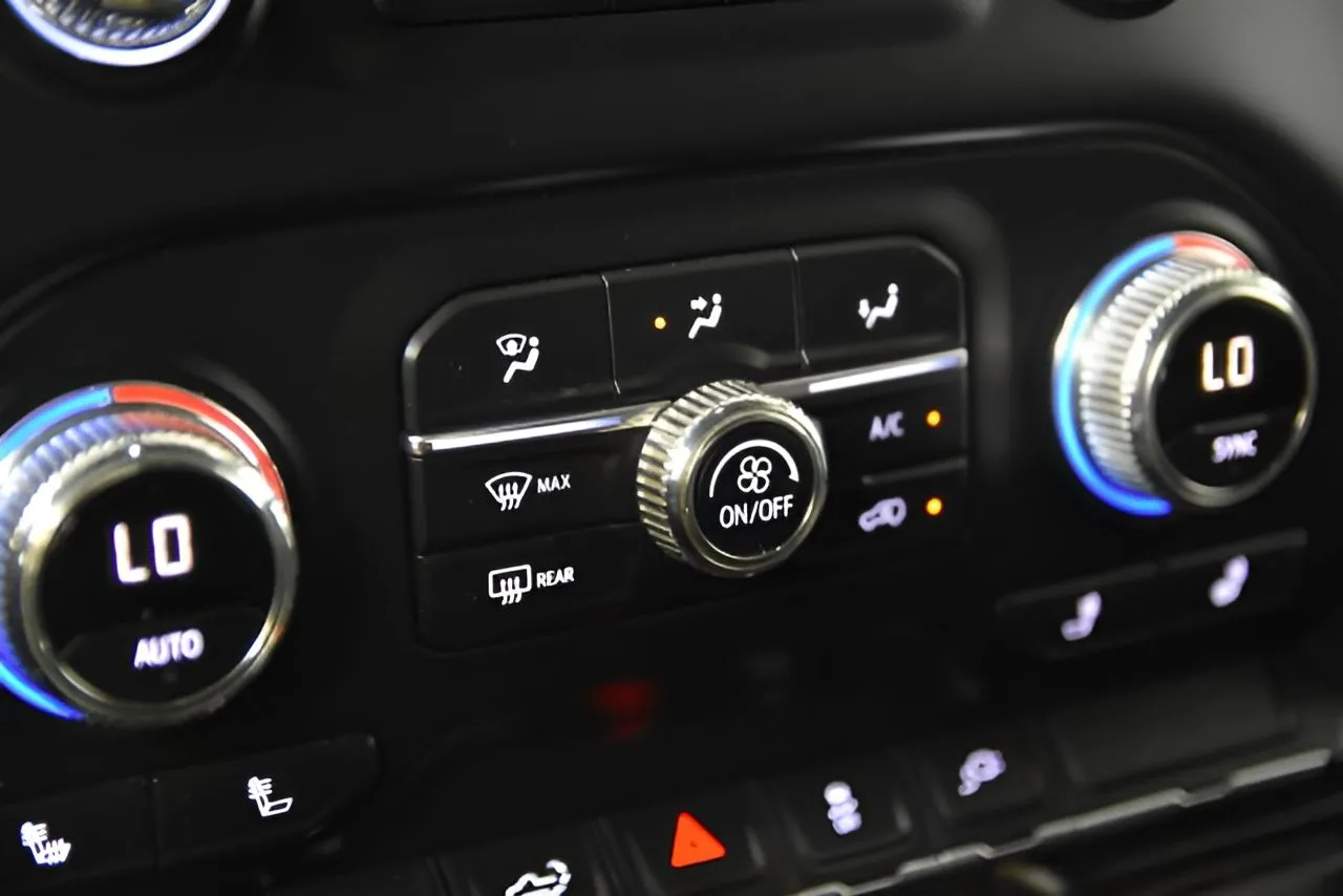 2020 GMC Sierra 1500 SLT - Photo 19